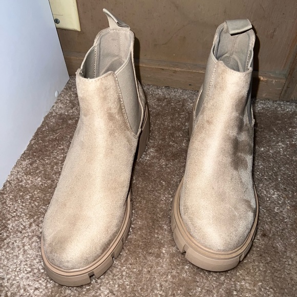 Cream boots - Picture 3 of 4